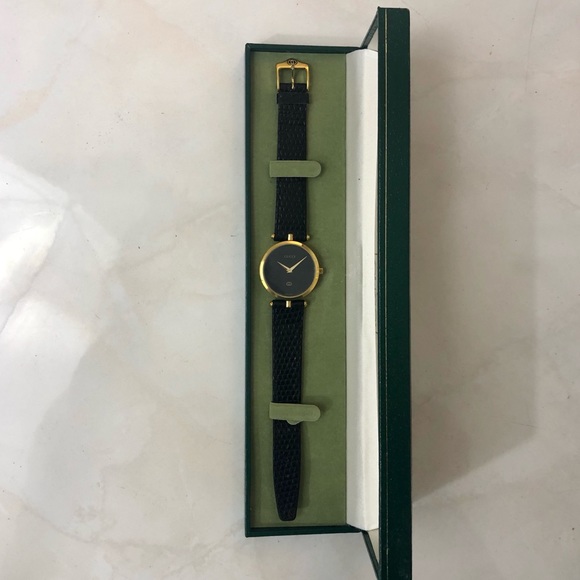 Authentic Vintage Gucci Watch With Original Band - Picture 2 of 8